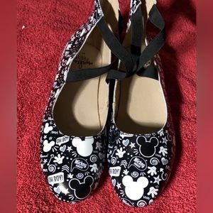 Sz 41 Disney flats